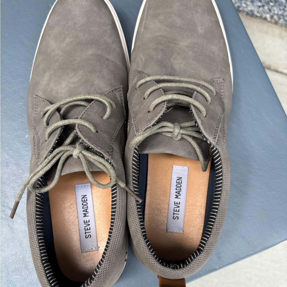 Steve Madden Gray Suede Oxfords with Lace-Up Design